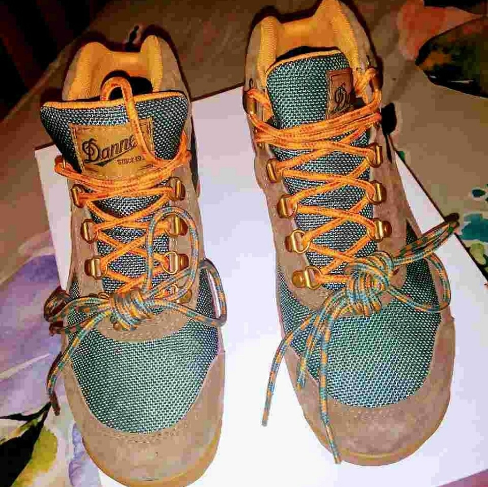 Women's size 7 Danners